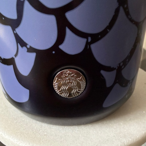 Green Blue Ombre Mermaid Scale Insulated Water Bottle - Picture 2 of 5